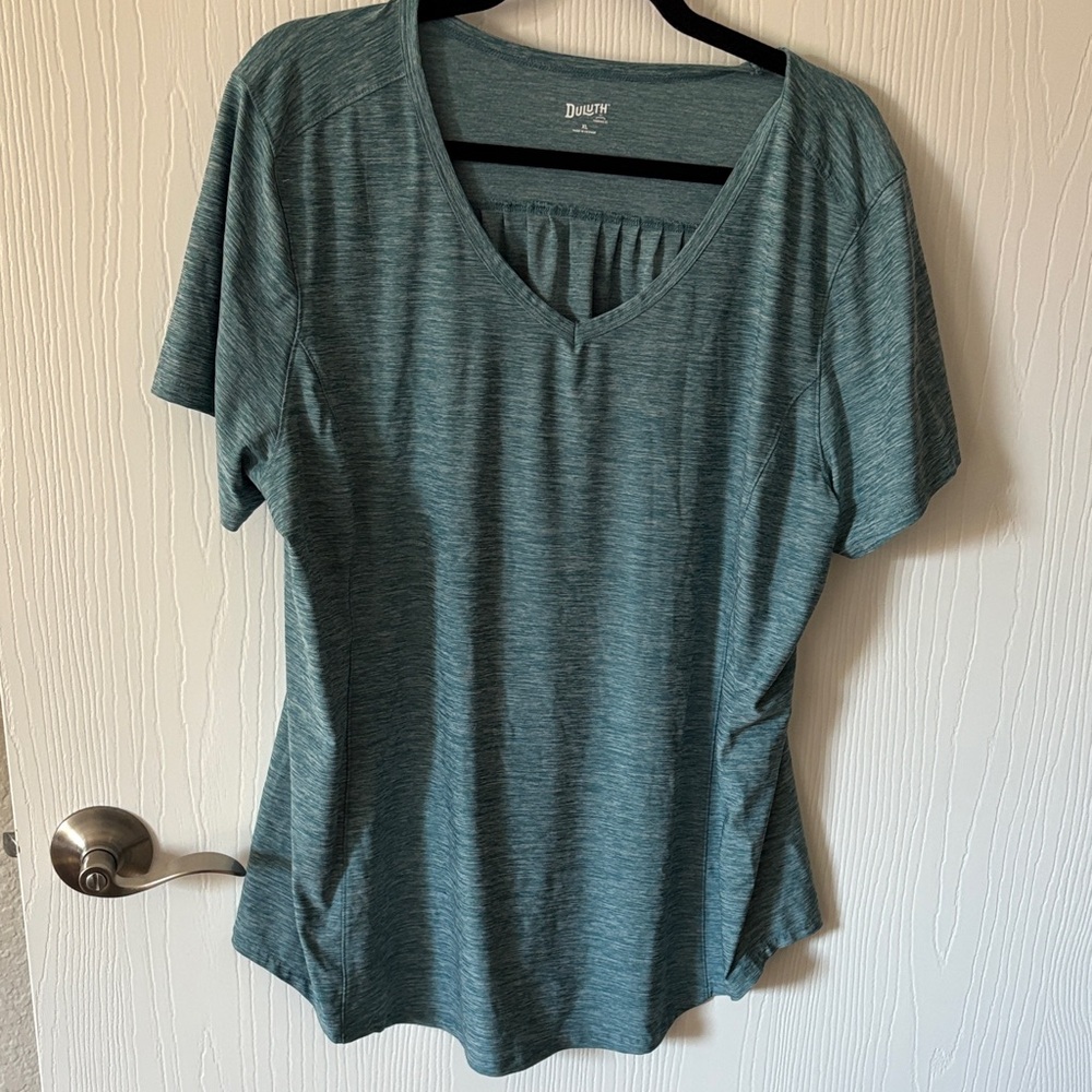 Duluth Trading Co Women's Blue V-Neck Tee